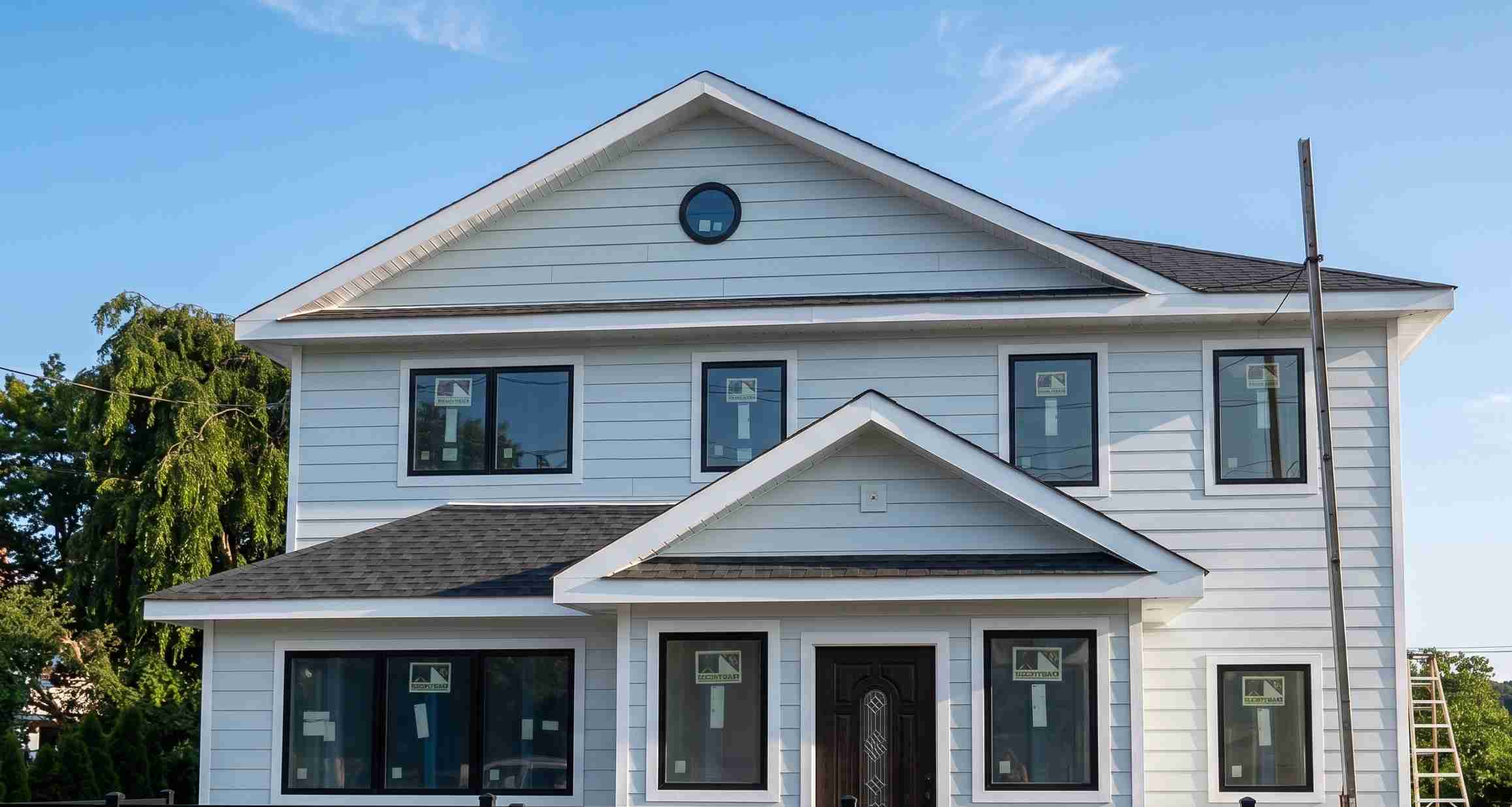 Residential siding replacement exterior detail